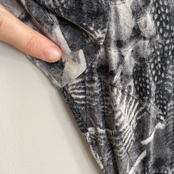 Lysse Scrunch Bodycon Dress Womens Small S Gray Feather Print - Picture 7 of 8